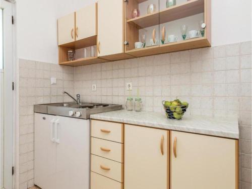 Apartments With A Parking Space Rijeka - 15932