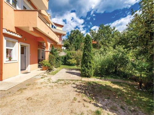 Apartments With A Parking Space Rijeka - 15932
