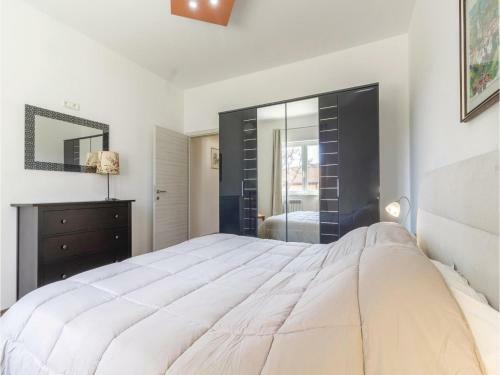 Three-bedroom Holiday Home In Roc