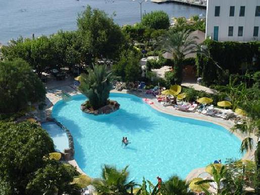 Tropical Hotel