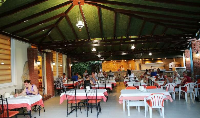 Hotel Kervan Side