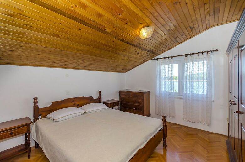 Apartments Josip