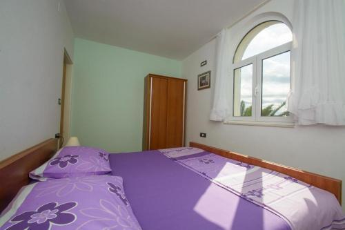 Apartment Rogoznica 12820b