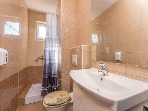 One-bedroom Apartment In Rovanjska