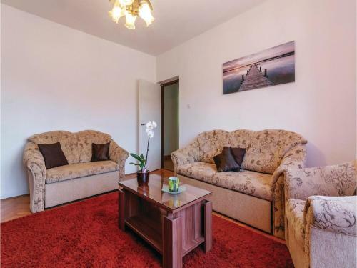 Three-bedroom Apartment In Modric