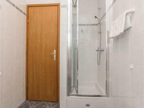 Five-bedroom Holiday Home In Rovanjska