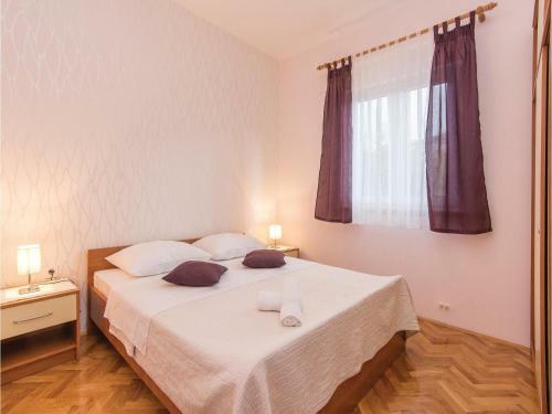 Five-bedroom Holiday Home In Rovanjska