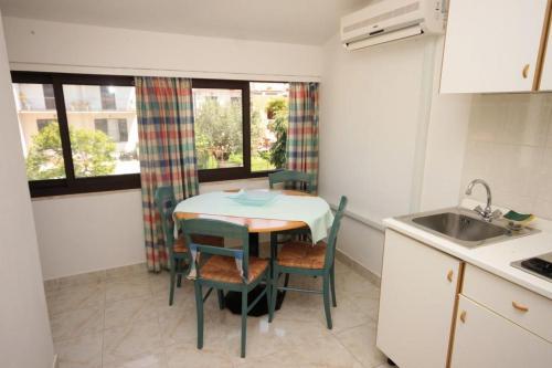 Apartments With A Parking Space Rovinj - 7656
