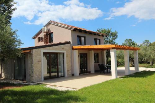 Holiday House Cuvi