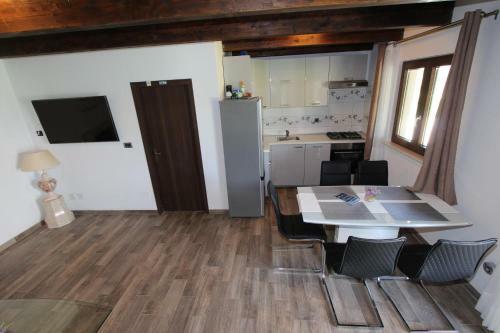 Holiday House Cuvi
