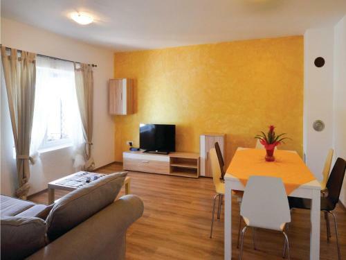 Three-bedroom Holiday Home In Rovinj