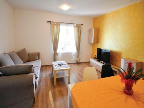 Three-bedroom Holiday Home In Rovinj