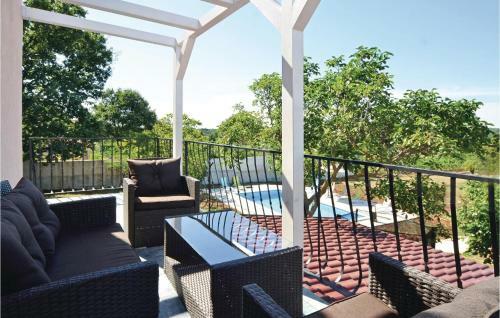 Three-bedroom Holiday Home In Rovinj