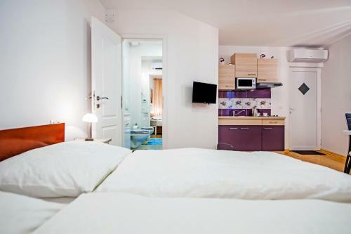 Hostal La Svalba Rooms & Studios