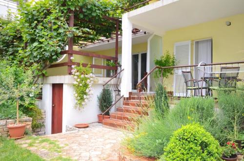 Apartments Ljubica 141