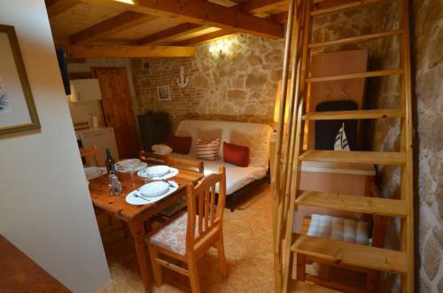 Hostal Studio Apartment La Maison De Catherine