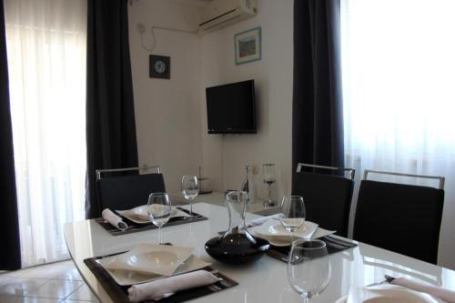 Apartments With A Parking Space Sali (dugi Otok) - 8083