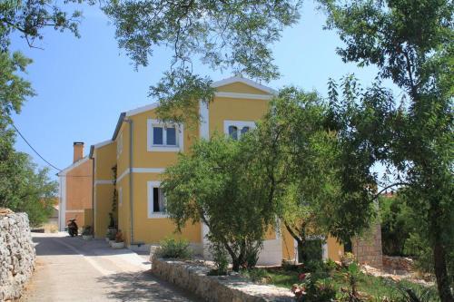 Apartments With A Parking Space Sali (dugi Otok) - 8083