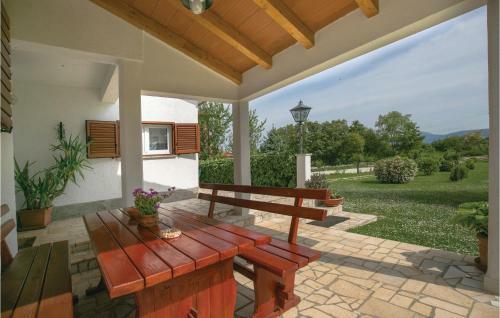 Holiday Home Vrecari I