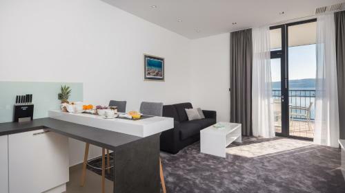 Marina Baoti? Apartments