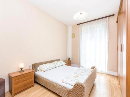 Six-bedroom Holiday Home In Selce
