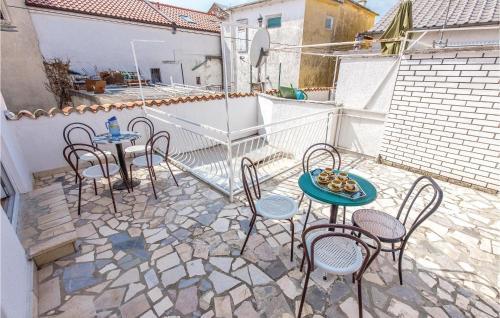 Six-bedroom Holiday Home In Selce