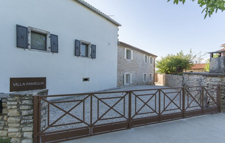 Villa Famiglia