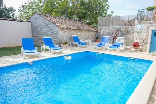 Pets Friendly, Fully Fenced Villa Angela With Pool