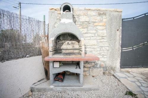 Pets Friendly, Fully Fenced Villa Angela With Pool
