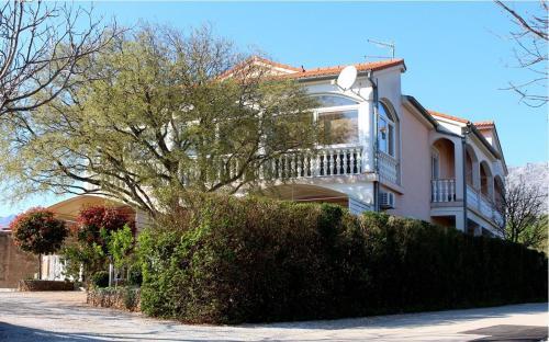 Apartment In Starigrad-paklenica 6772c