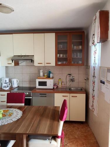 Apartments With A Parking Space Senj - 14578