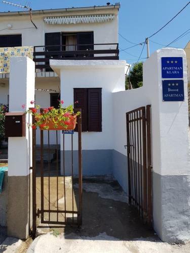 Apartments With A Parking Space Senj - 14578
