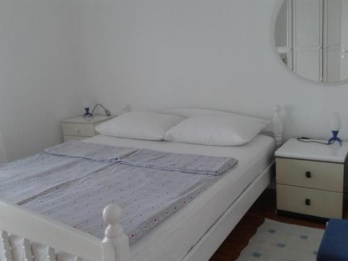 Apartments With A Parking Space Senj - 16365