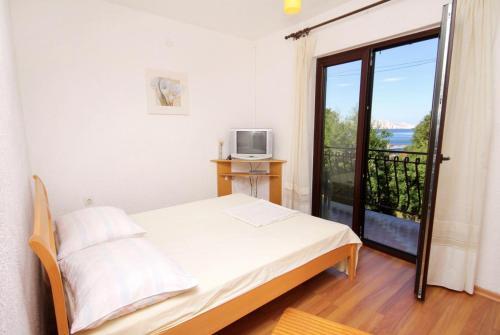 Apartments With A Parking Space Senj - 5559