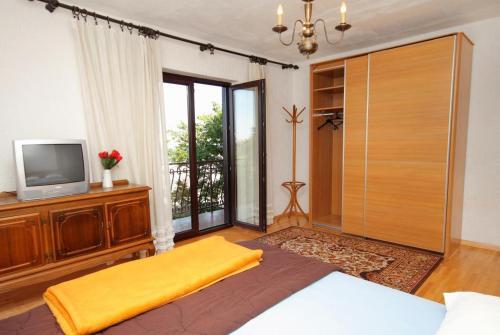 Apartments With A Parking Space Senj - 5559