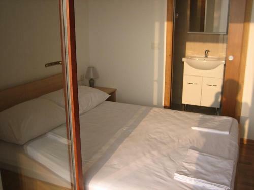 Apartments With A Parking Space Senj - 15376