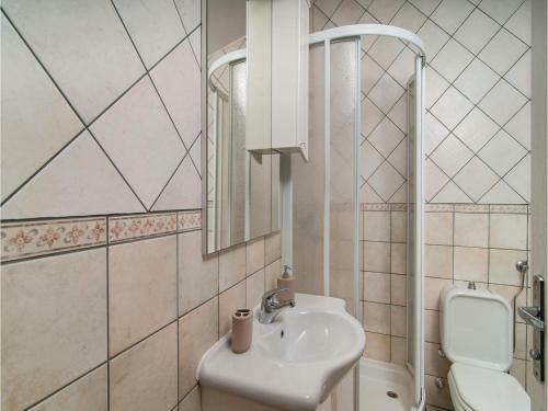 Three-bedroom Holiday Home Sevid With Sea View 09