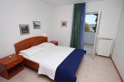 Apartments By The Sea Sevid (trogir) - 6024