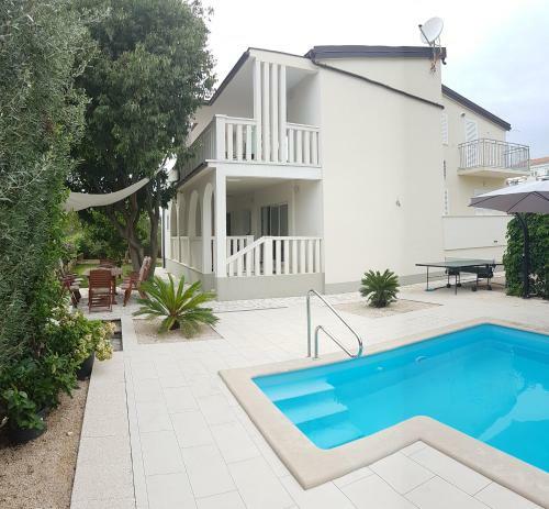 Villa Ana
