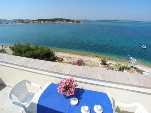 Apartment Brodarica 15270f