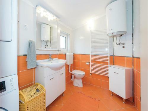 Three-bedroom Holiday Home In Sibenik