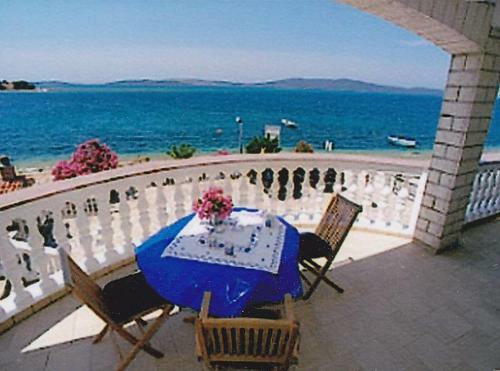 Apartment Brodarica 15270g