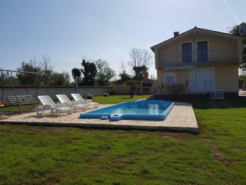 Holiday Home Pul 697
