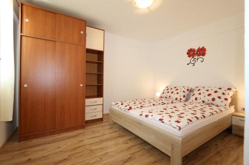 Apartment In Silo/insel Krk 13587