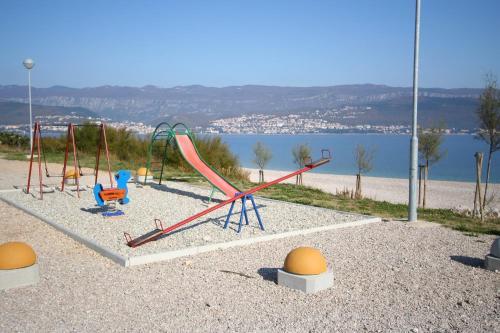 Apartment In Silo/insel Krk 13587