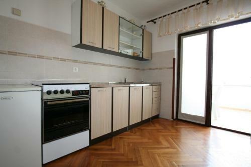 Apartment In Silo/insel Krk 14599