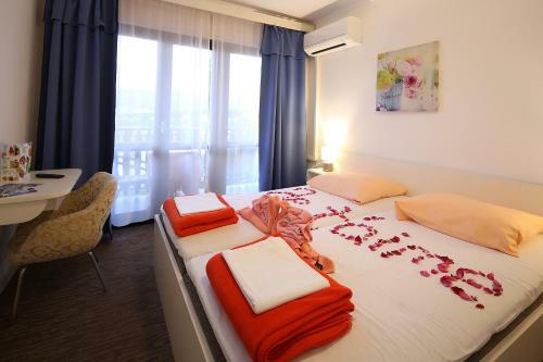 Hostal Guest House Zeba & Riviera