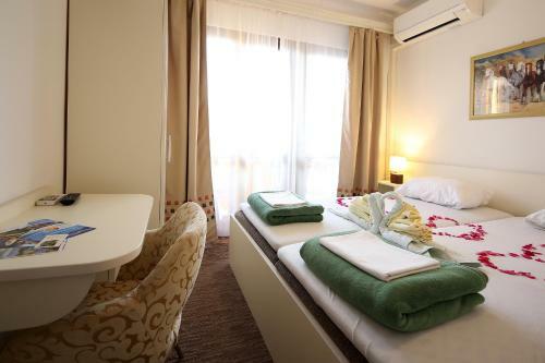 Hostal Guest House Zeba & Riviera