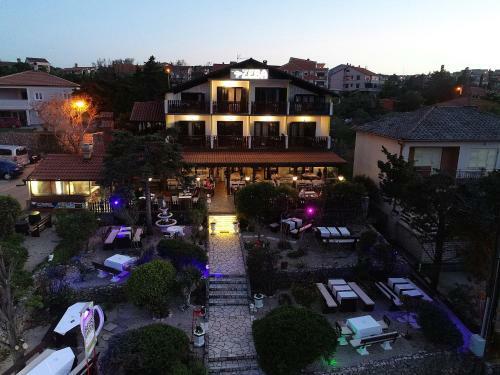 Hostal Guest House Zeba & Riviera