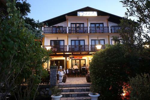 Hostal Guest House Zeba & Riviera